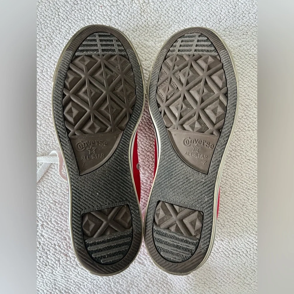 Converse Chuck Taylor All Star Low-Top Sneaker - Red / Size: 7 Mens / 9 Women’s - Picture 10 of 12